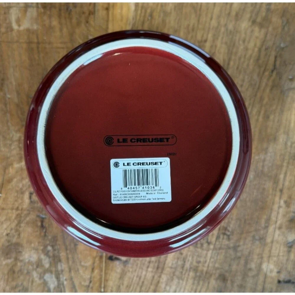 Le Creuset Stoneware Pet Food Storage Container Jar w/ Lid Scoop Cerise Red NEW